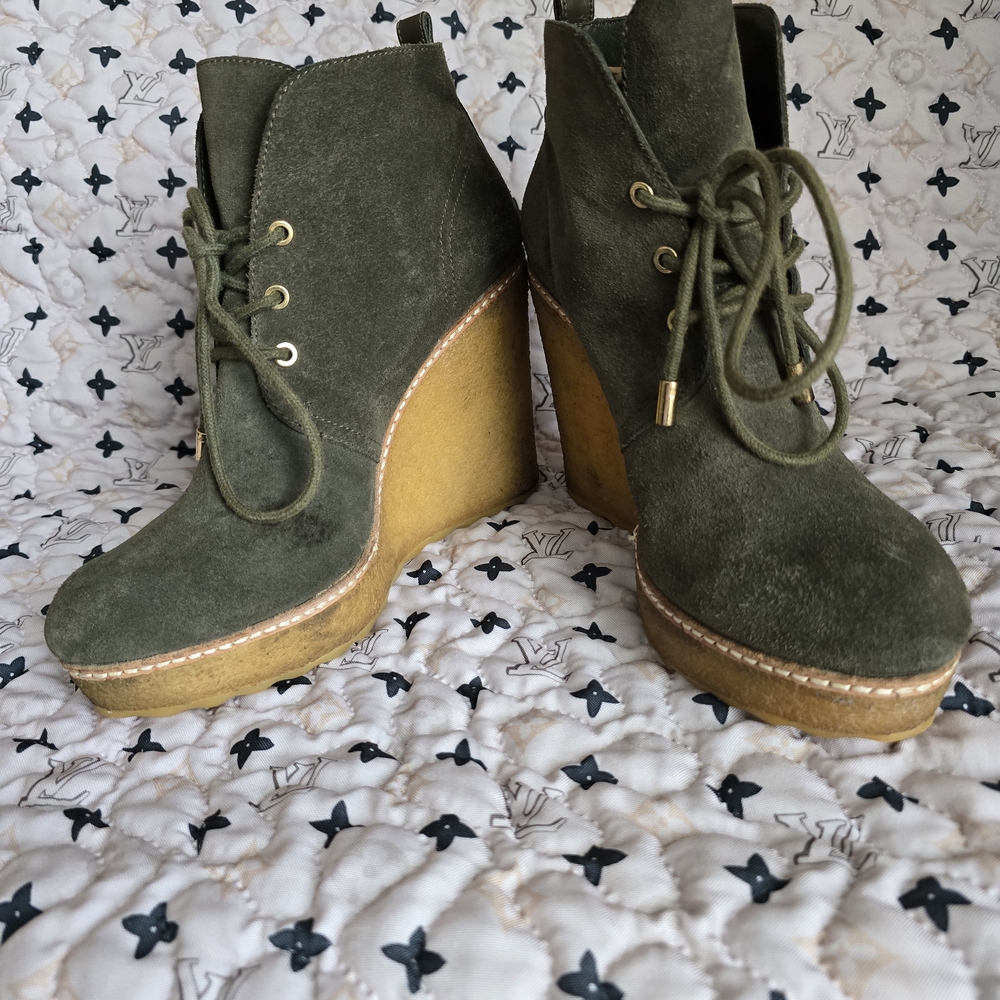Tory Burch Olive Suede Wedge Ankle Boots - Picture 13 of 13
